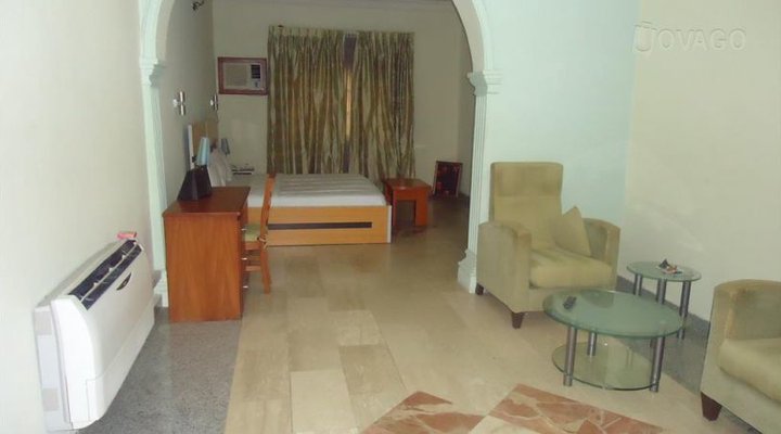 Santiago Suite