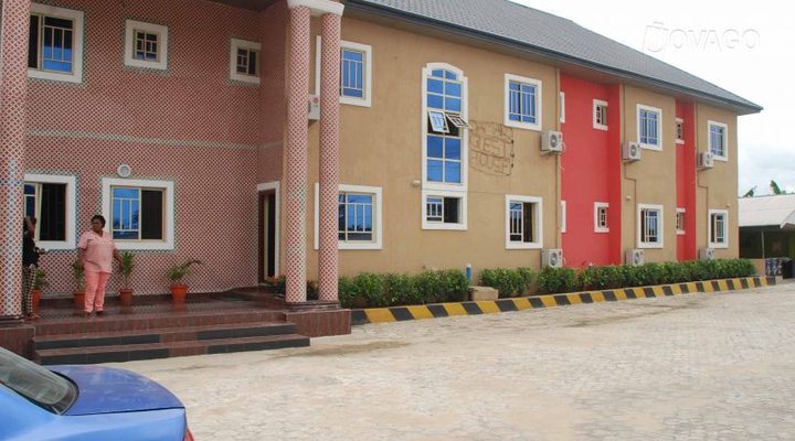 Damaro Guest House