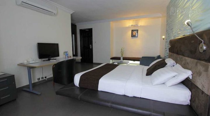 Villa Picasso (Adetokunbo Ademola)