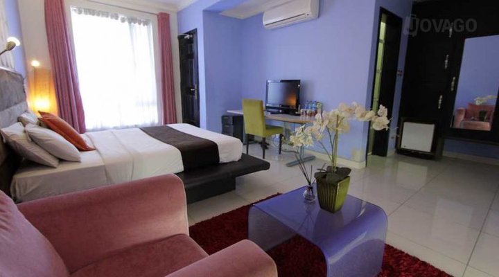 Villa Picasso (Adetokunbo Ademola)