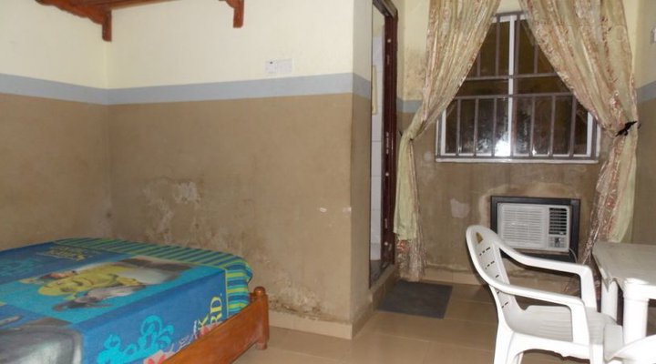 Afrique Continental Hotel, Aluu