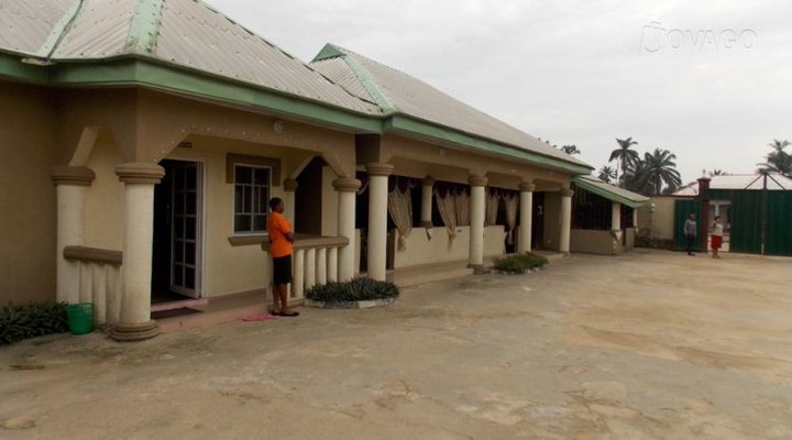 Afrique Continental Hotel, Aluu