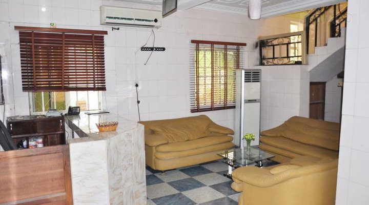 De Reggys Hotel & Suites Annex