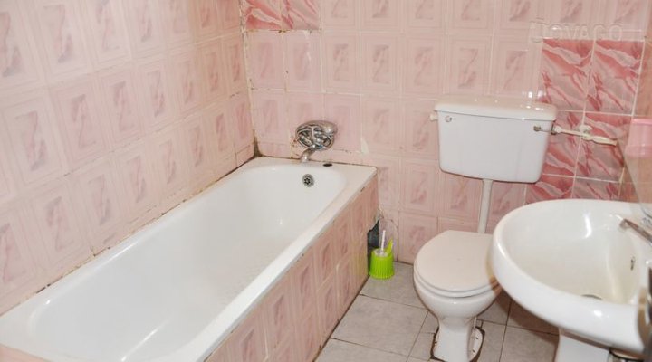 De Reggys Hotel & Suites Annex