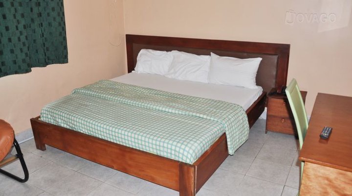 De Reggys Hotel & Suites Annex