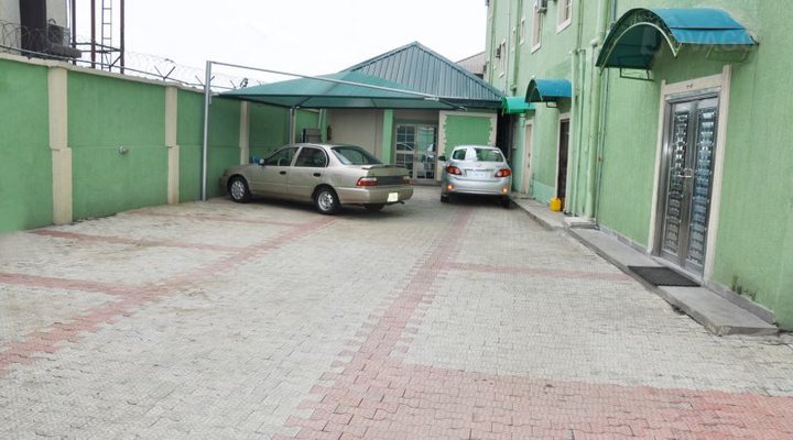 De Reggys Hotel & Suites Annex