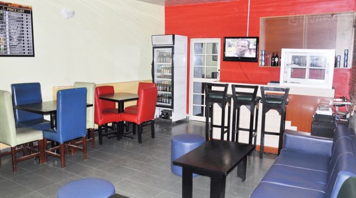 De Reggys Hotel & Suites Annex