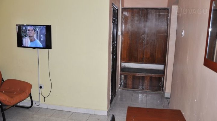 De Reggys Hotel & Suites Annex