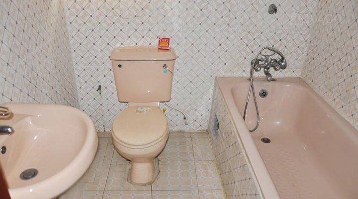 De Reggys Hotel & Suites