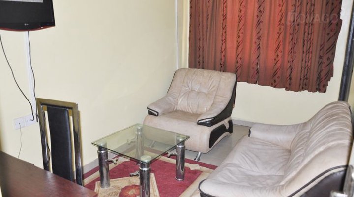 De Reggys Hotel & Suites
