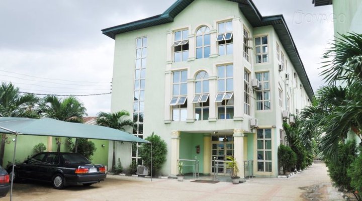 De Reggys Hotel & Suites