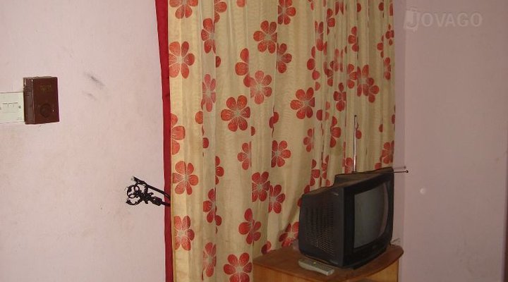 Happy Day Hotel, Arepo