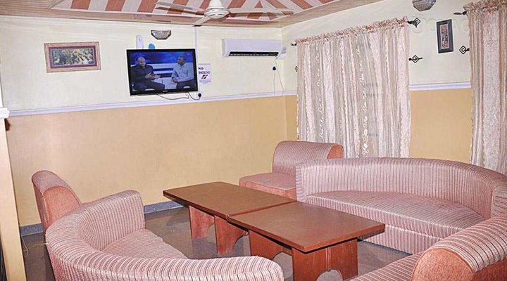 Fijedom Hotel & Suites