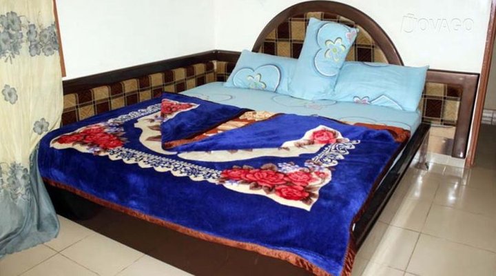 Exquisite Gold Hotel