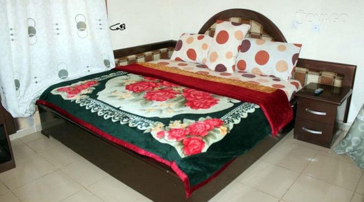 Exquisite Gold Hotel