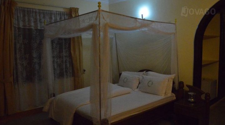 Twiga Lodge & Campsite