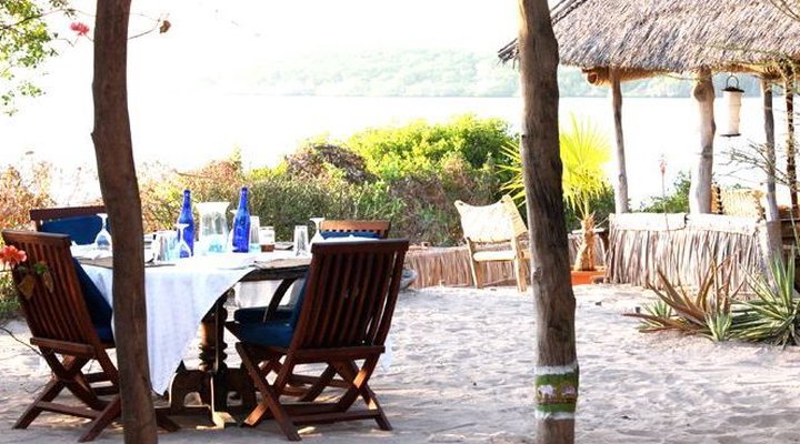 Mike's Camp Kiwayu Island