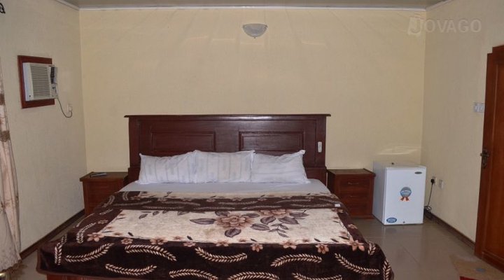 Domdest Hotel & Suites