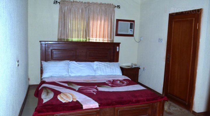 Domdest Hotel & Suites