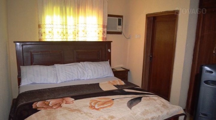 Domdest Hotel & Suites
