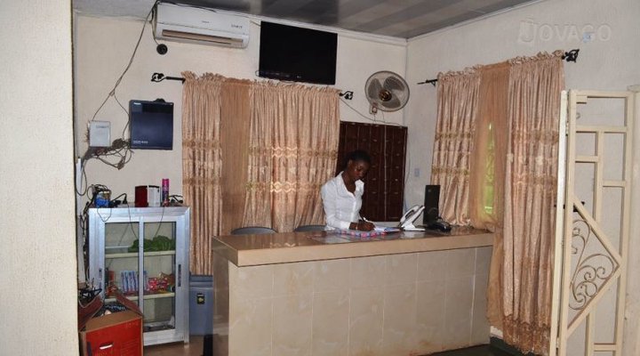 Domdest Hotel & Suites