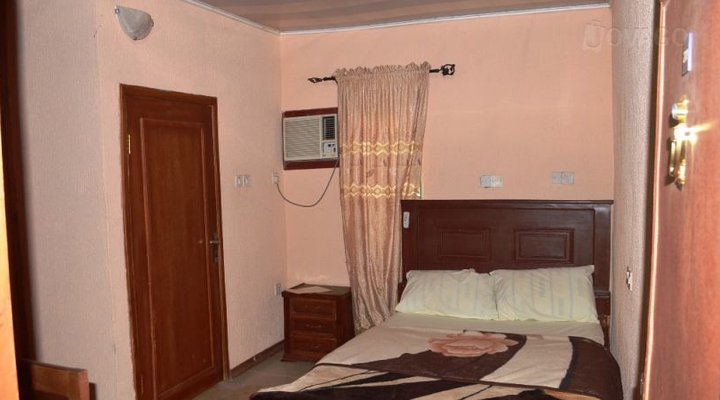 Domdest Hotel & Suites