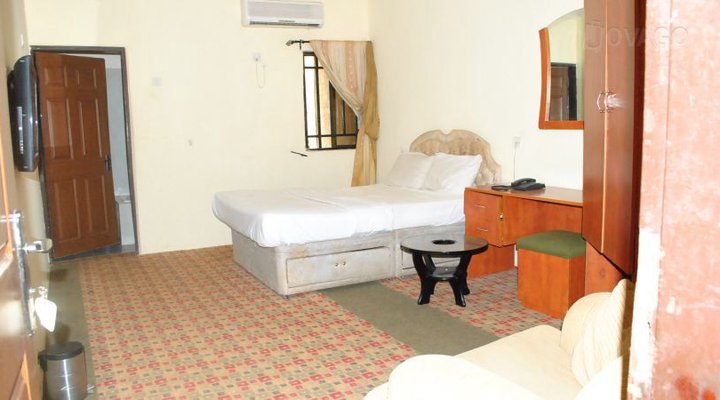 Hayfield House Hotel