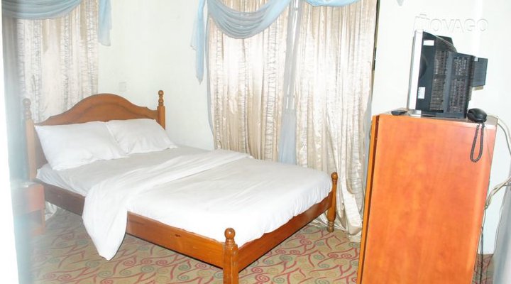 Hayfield House Hotel