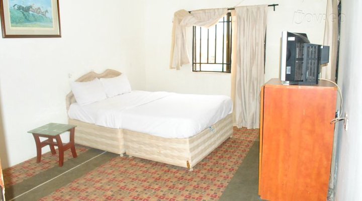 Hayfield House Hotel