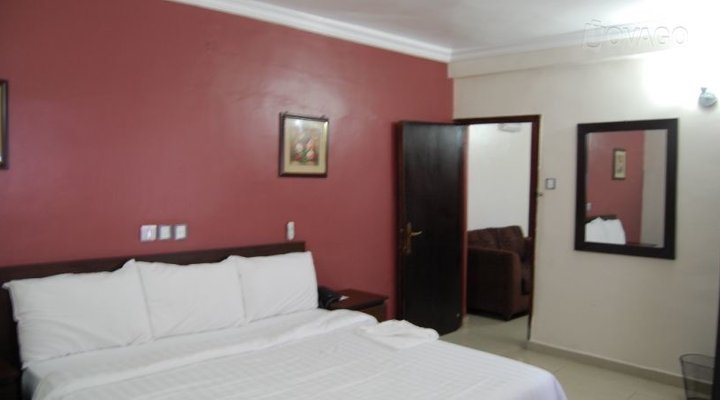 Movig Hotel & Suites