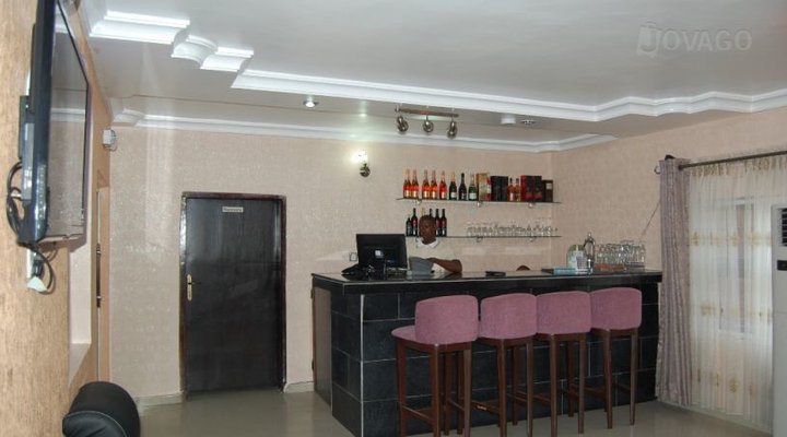 Movig Hotel & Suites