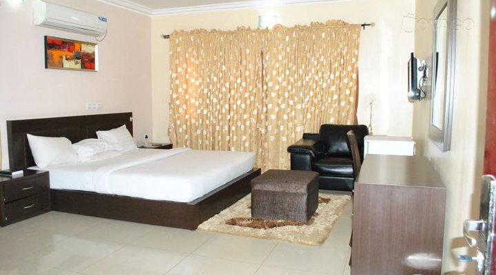 HallyDay Hotel and Resort