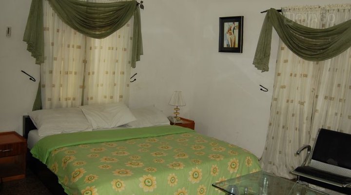 Gracious Homes