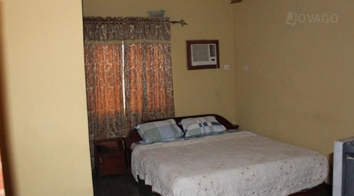 Diamond Hotel and Suites