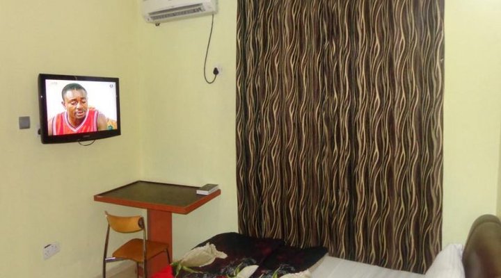 Lagoon Hotel and Suites