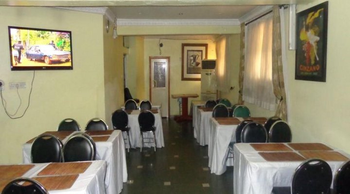 Lagoon Hotel and Suites