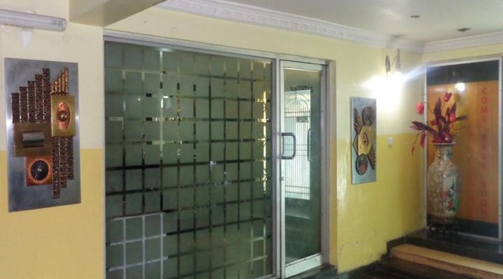 Lagoon Hotel and Suites