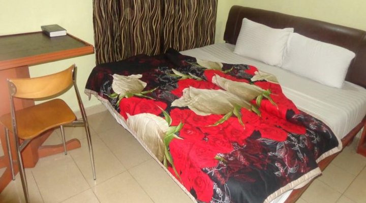 Lagoon Hotel and Suites