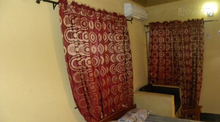 Tomotee Hotel And Suites