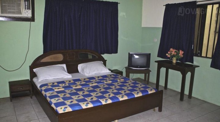Queen's Park International Hotel
