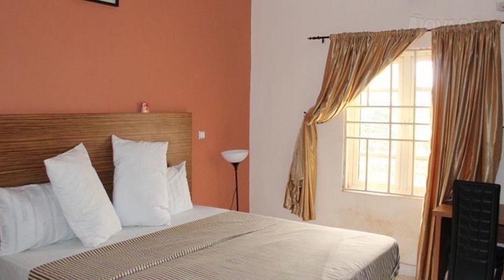 Romeo Suites & Apartments