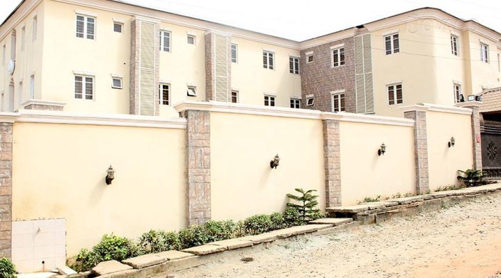 Romeo Suites & Apartments