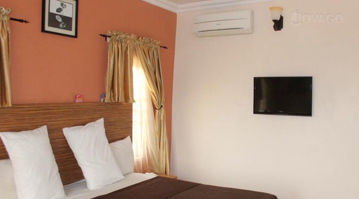 Romeo Suites & Apartments