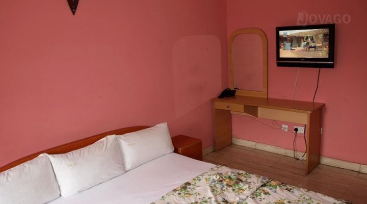 Danielle Meadows Hotel