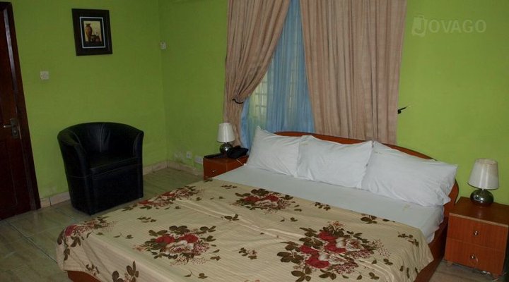 Danielle Meadows Hotel