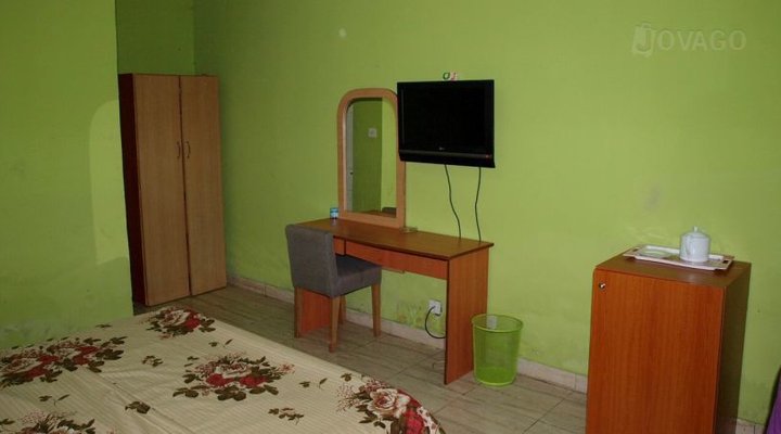 Danielle Meadows Hotel
