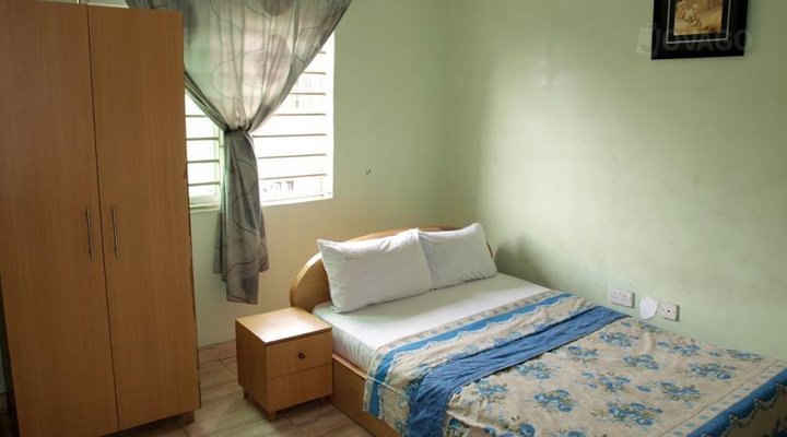 Danielle Meadows Hotel