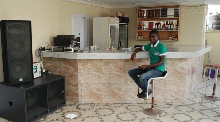 La Gold Hotel & Suite