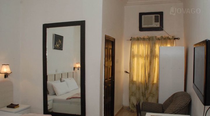 La Gold Hotel & Suite