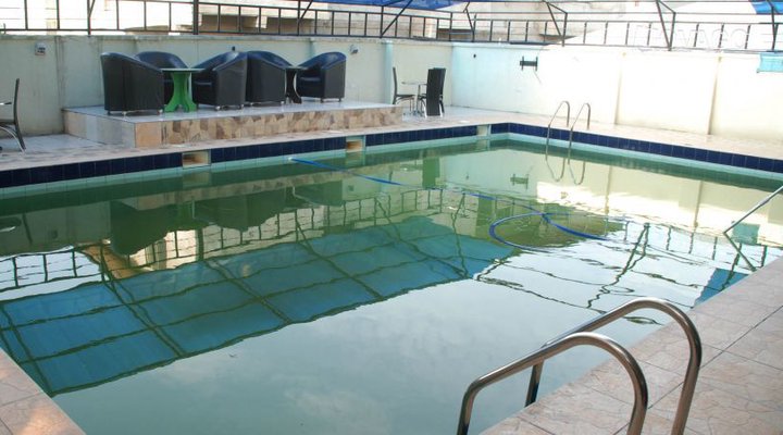 La Gold Hotel & Suite